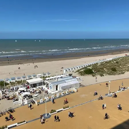 In With Sea View, Cleaning Included Apartment *
