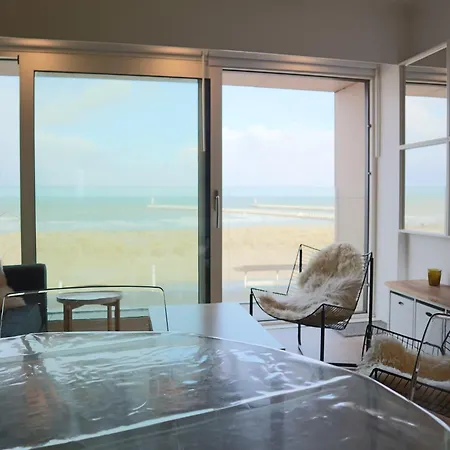 In With Sea View, Cleaning Included